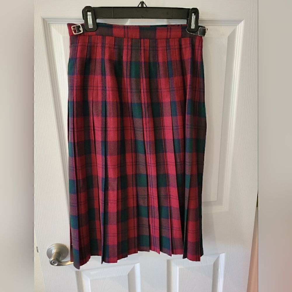 %100 wool vintage plaid skirt